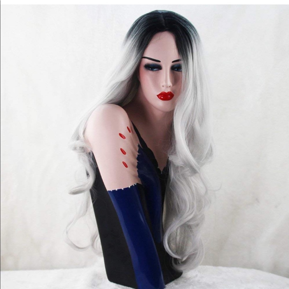 Women’s black and grey/ white wig